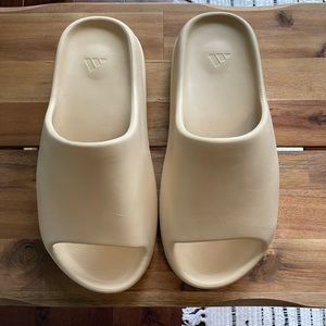 Yeezy Slide Bone